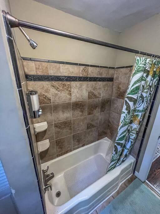 Historic Coastal Haven- Pet Friendly Fast Wi-Fi Villa Norfolk Exteriör bild
