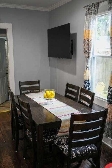 Historic Coastal Haven- Pet Friendly Fast Wi-Fi Villa Norfolk Exteriör bild
